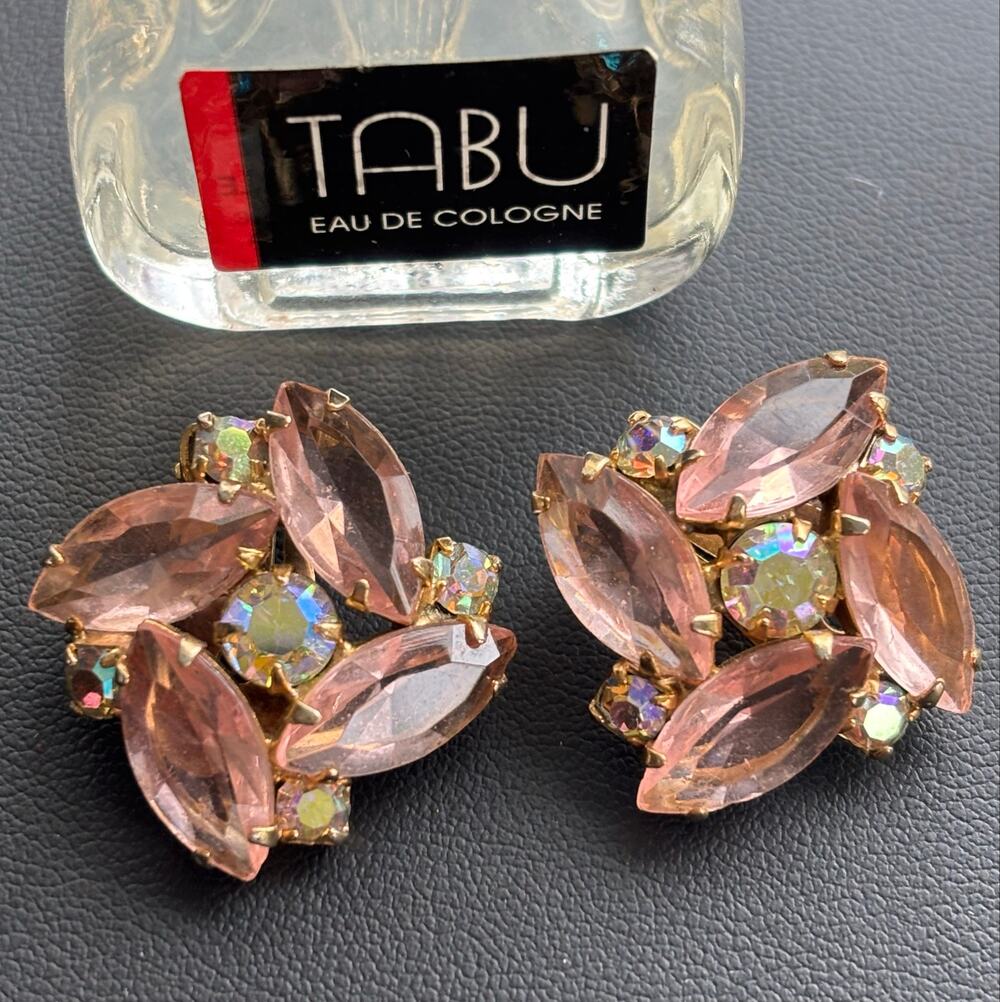 Vintage Cluster Aurora Borealis  Rhinestone Gold-tone Clip On Earrings